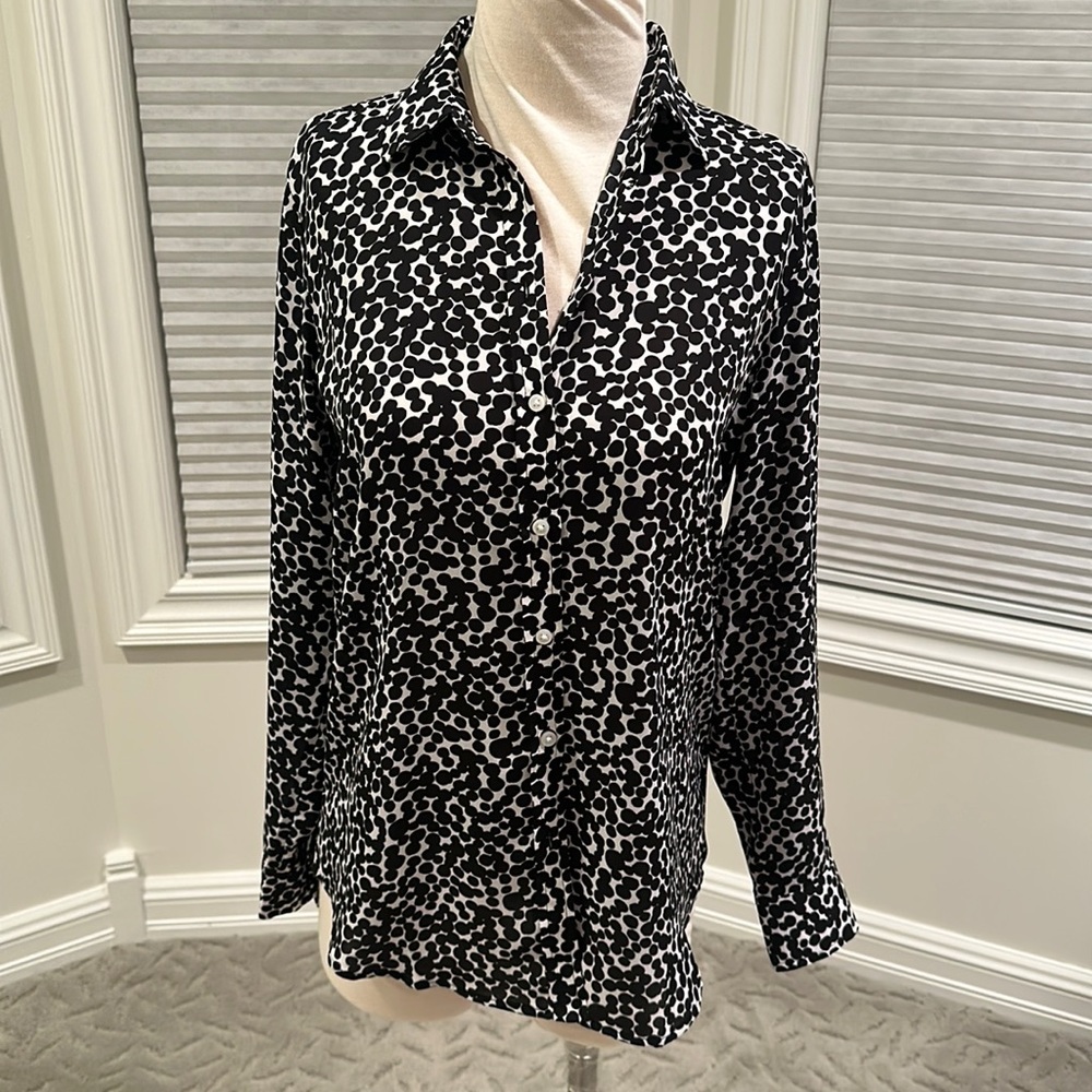 Banana Republic button down blouse! Only worn once!